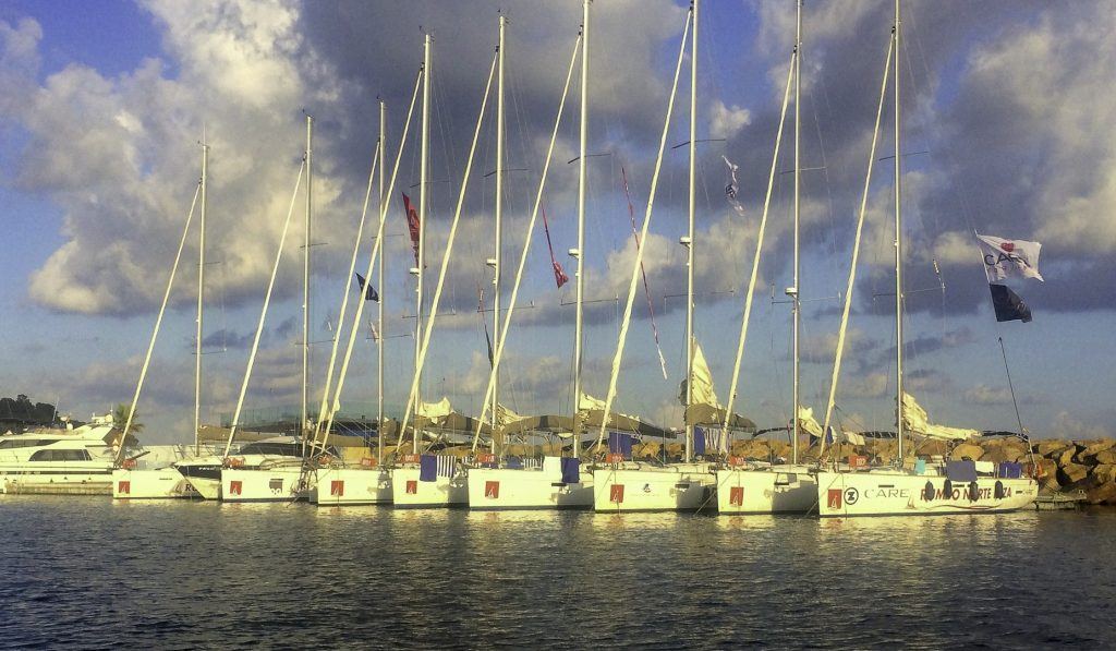 Zeiljachten voor anker tijdens de Ibiza regatta