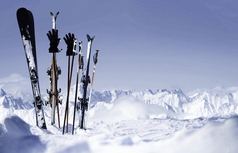 ski's-in-de-sneeuw-wintersport-incentive