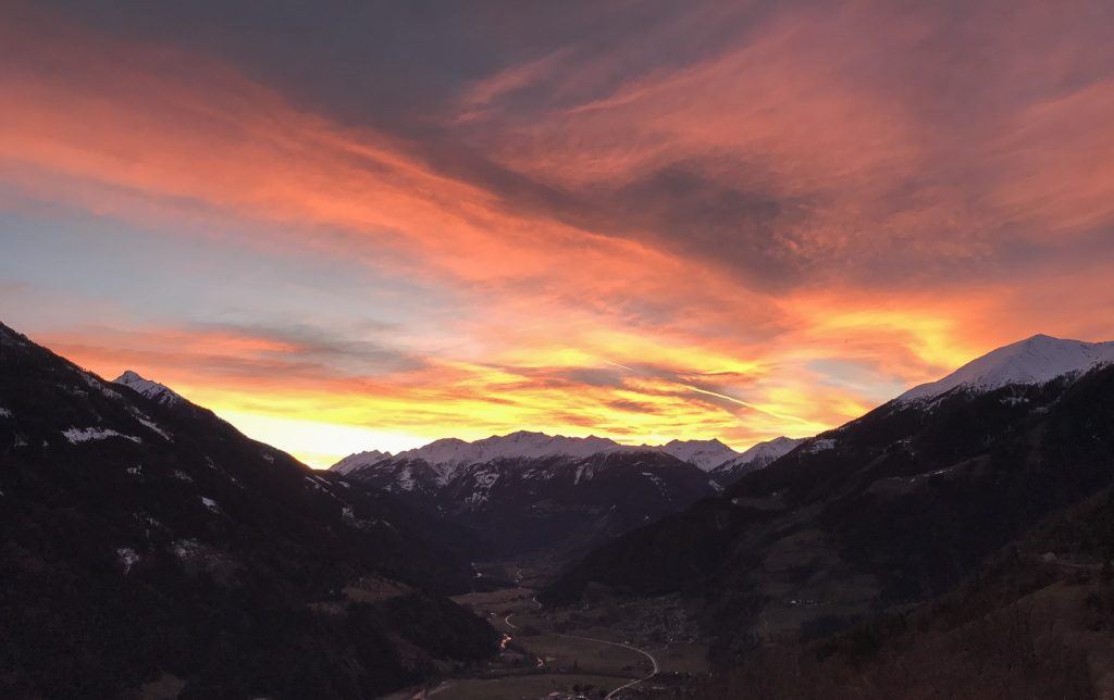 Zonsondergang boven Obervellach, Oostenrijk