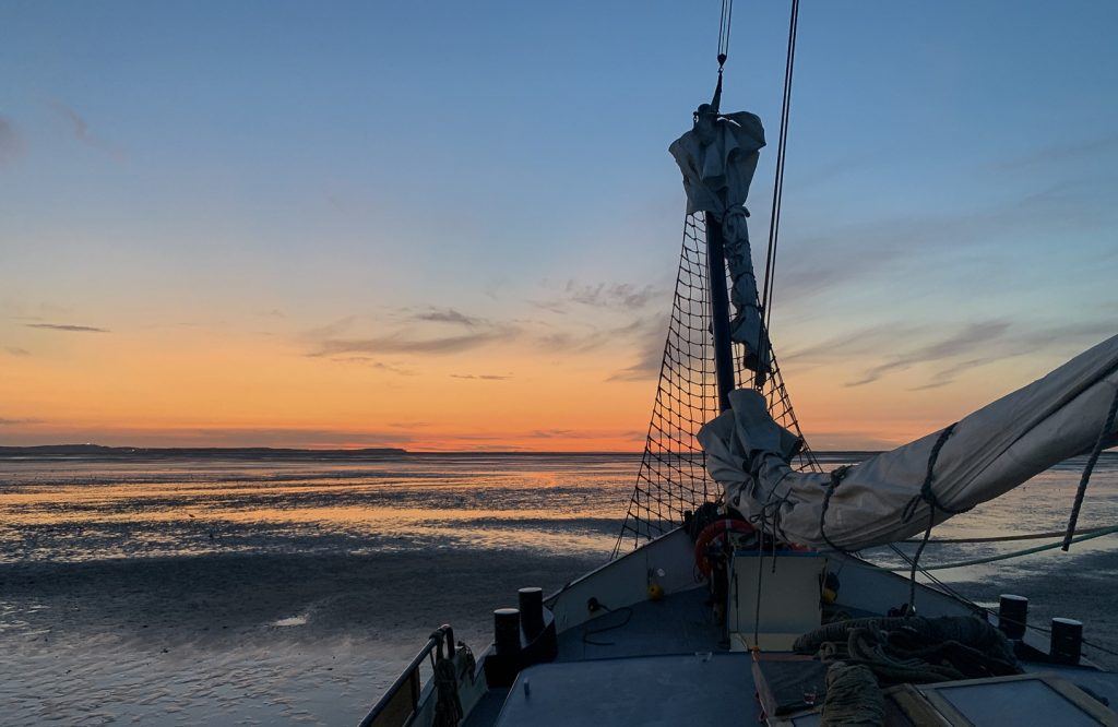 droogvallen-bij-de-richel-met-ondergaande-zon