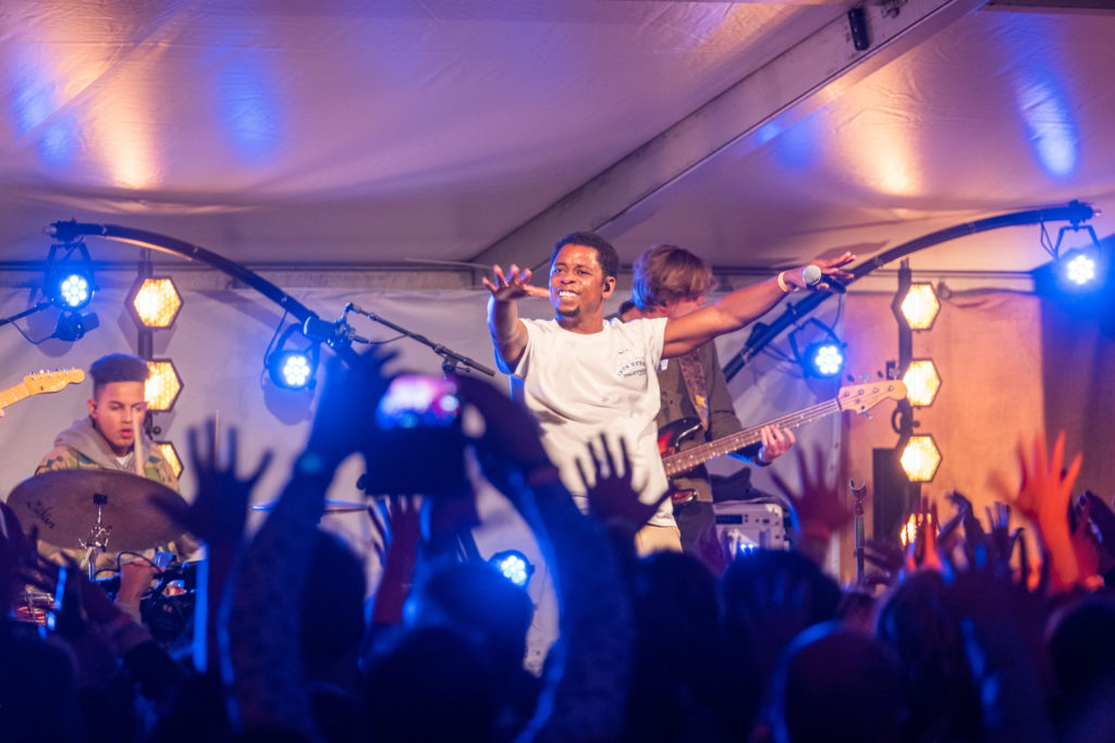 Optreden Typhoon op Springtij